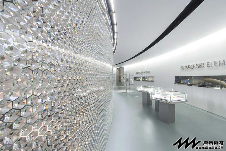 Swarovski-stand-by-Tokujin-Yoshioka-Basel-Switzerland-15.jpg