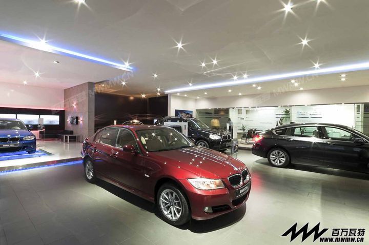 Autogermanica-AG-BMW-Showroom-Eduardo-De-Castro.jpg