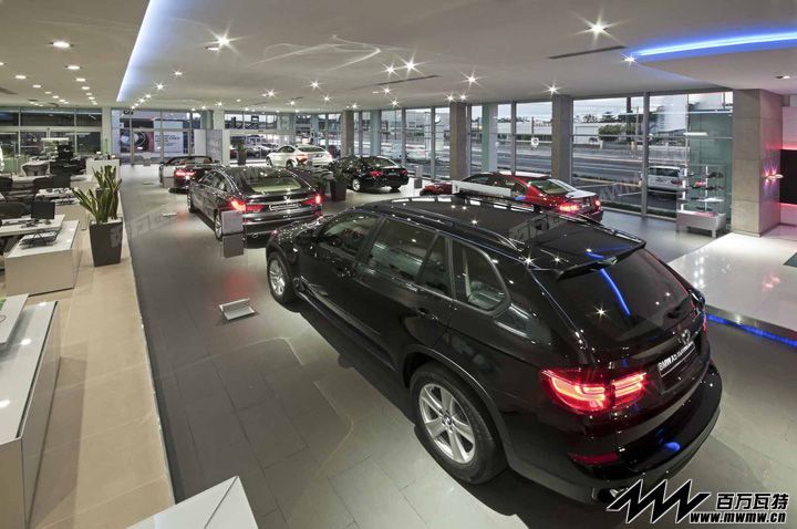 Autogermanica-AG-BMW-Showroom-Eduardo-De-Castro-02.jpg