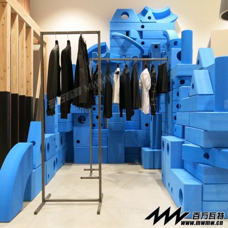 Dover-Street-Market-fashion-store-New-York_dezeen_11sq.jpg