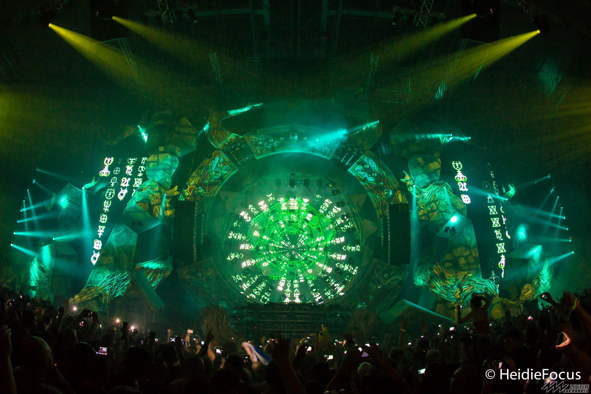 EDM-stage-design-qlimax-fate-or-fortune-1.jpg