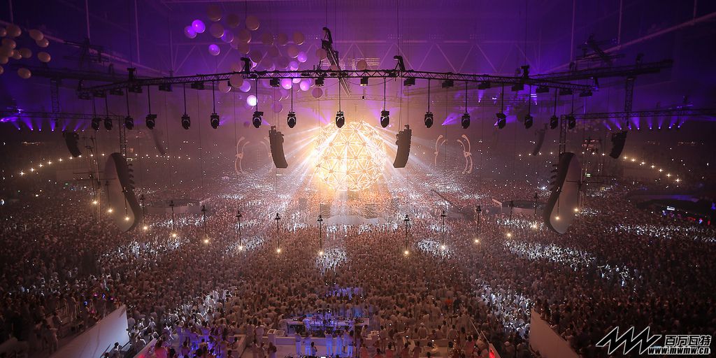 EDM-stage-design-sensation-source-of-light-amsterdam-2012.jpg