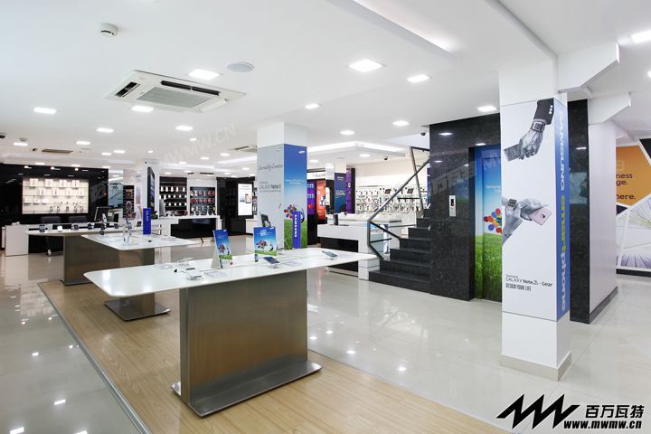 Channel-9-by-Four-Dimensions-Retail-Design-Bangalore-India.jpg