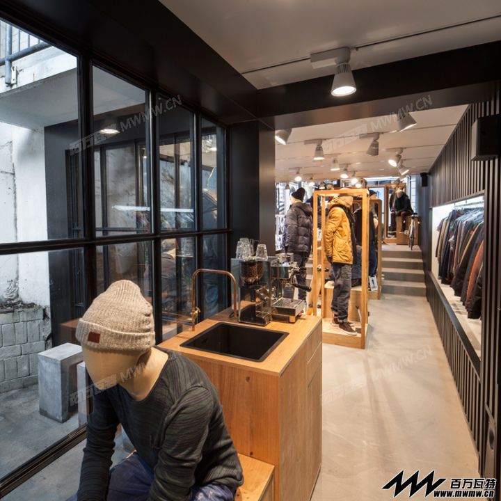 Chasin-flagship-store-by-The-Invisible-Party-Amsterdam-Netherlands-04.jpg