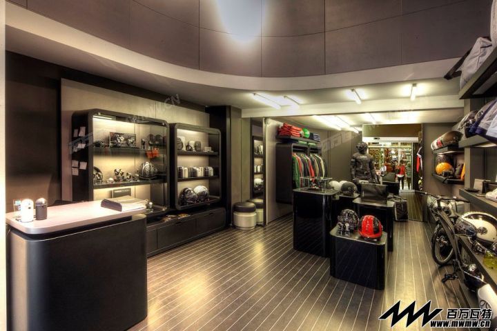 MOMODESIGN-flagship-store-Milan-Italy-02.jpg