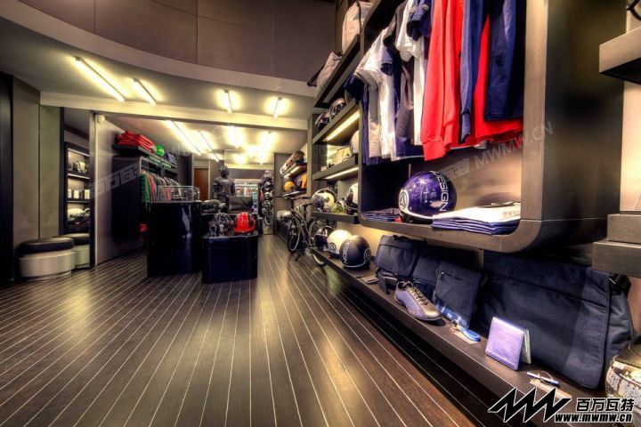 MOMODESIGN-flagship-store-Milan-Italy-03.jpg