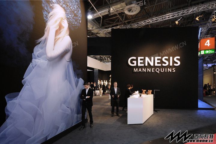 Euroshop-Dusseldorf-2014-GENESIS-MANNEQUINS-02.jpg