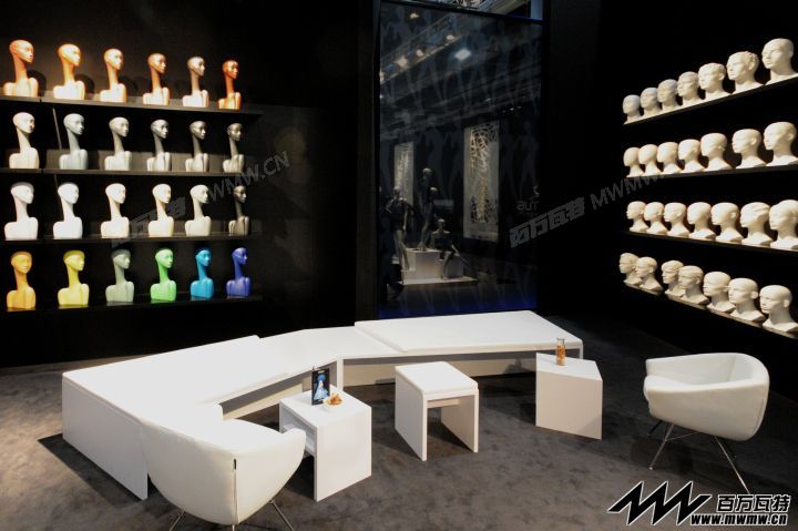 Euroshop-Dusseldorf-2014-GENESIS-MANNEQUINS-10.jpg