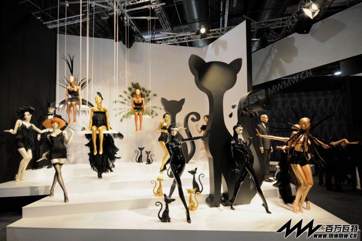 Euroshop-Dusseldorf-2014-GENESIS-MANNEQUINS-25.jpg