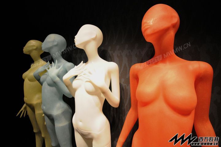 Euroshop-Dusseldorf-2014-GENESIS-MANNEQUINS-28.jpg