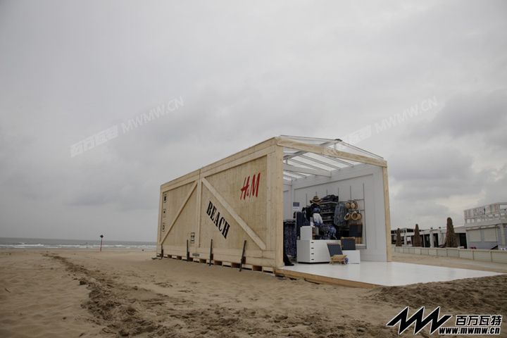 HM-Beach-Pop-up-Store-03.jpg