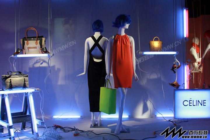 Barney-window-display-New-York-February-2011-02.jpg