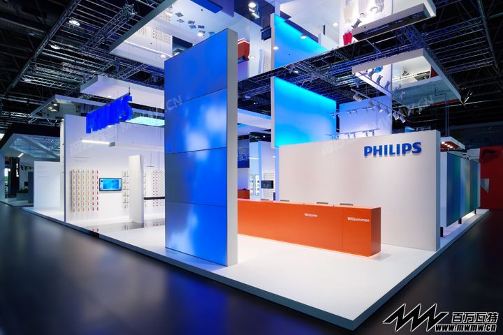 Philips-Lighting-stand-by-Totems-Dusseldorf-Germany.jpg