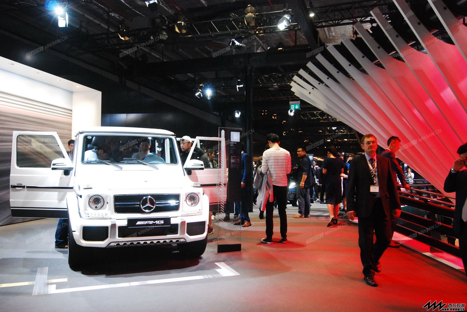 BENZ (11)_调整大小.JPG