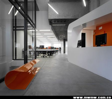 dinahosting-offices-by-o-antidoto-02.jpg